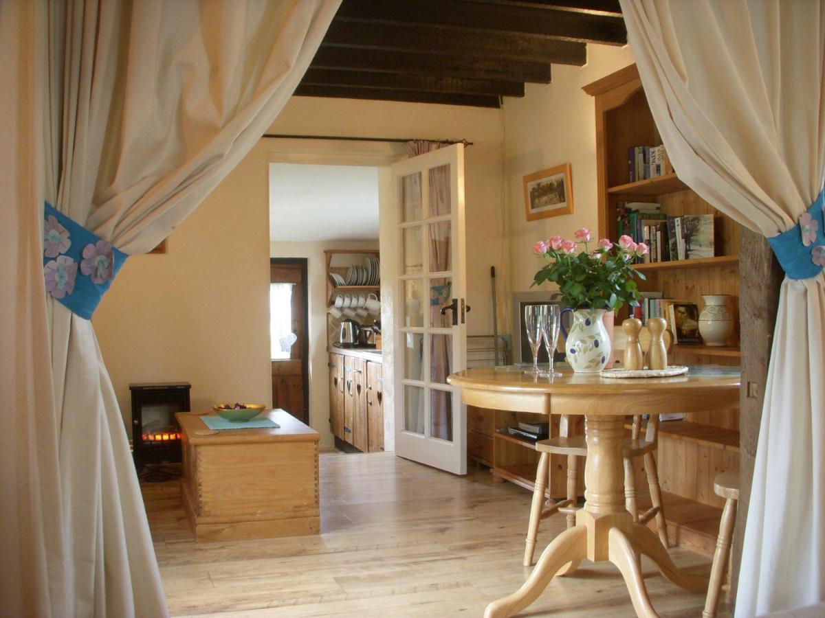 The Nest - Thatched Seaside Country Cottage For Two Stokeinteignhead Exterior photo